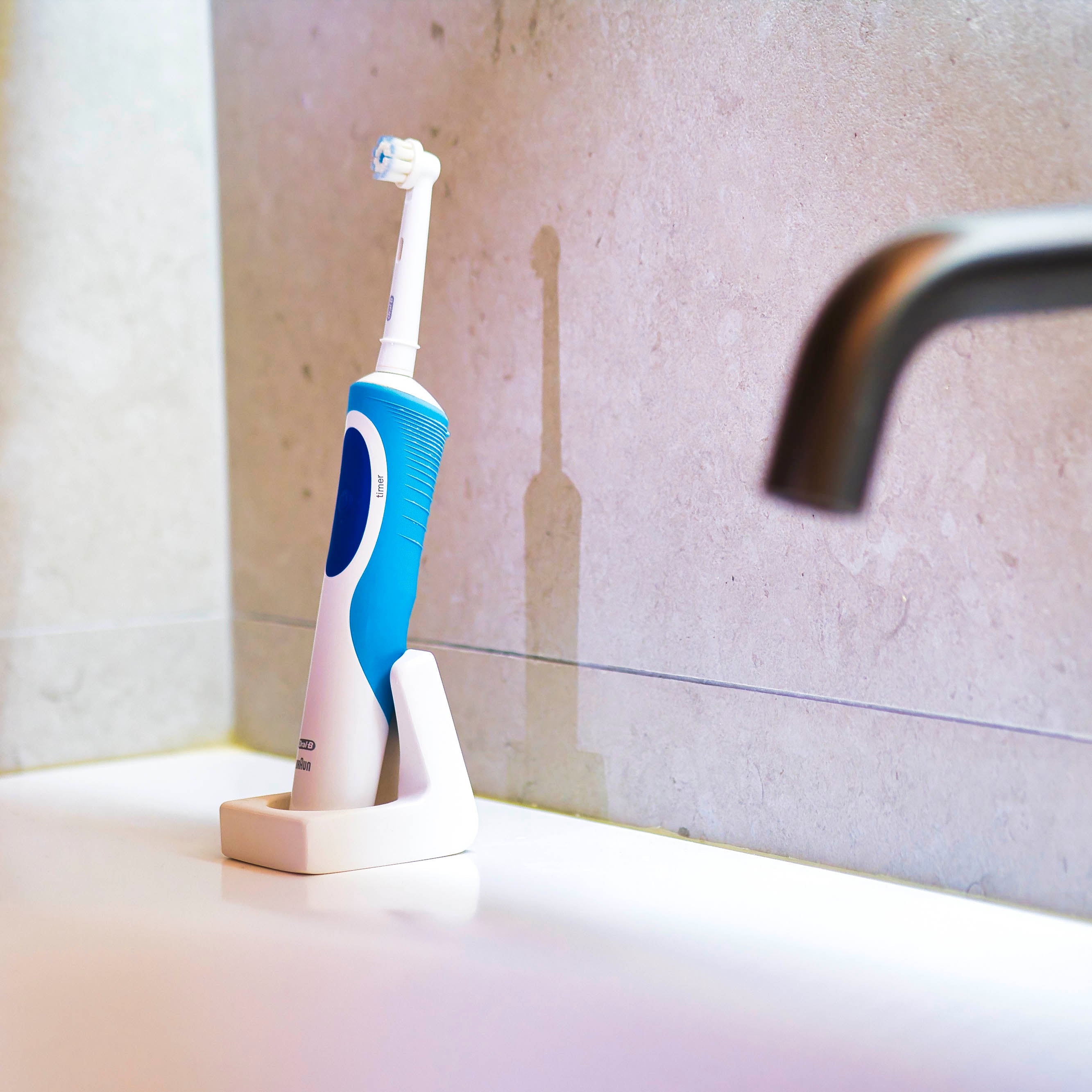 Lulu and Loft Absorbent Diatomite Electric Toothbrush Stand